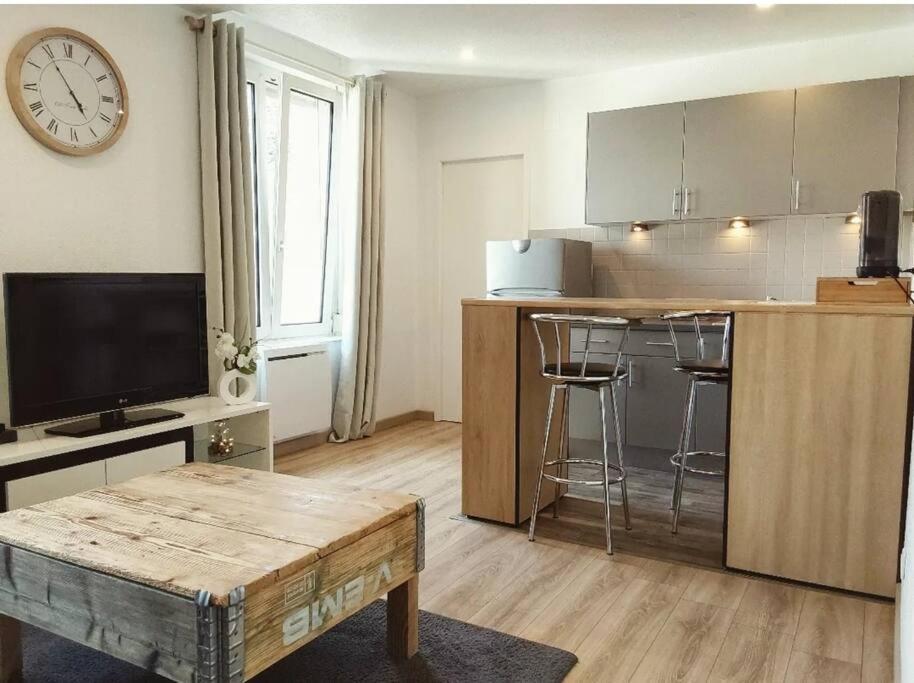 Spacieux T2 Cosy En Face De La Gare Avec Garage ! 贝尔福 外观 照片