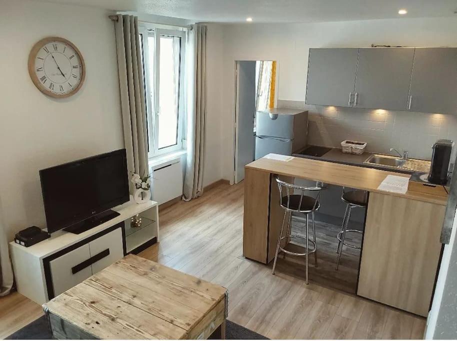 Spacieux T2 Cosy En Face De La Gare Avec Garage ! 贝尔福 外观 照片